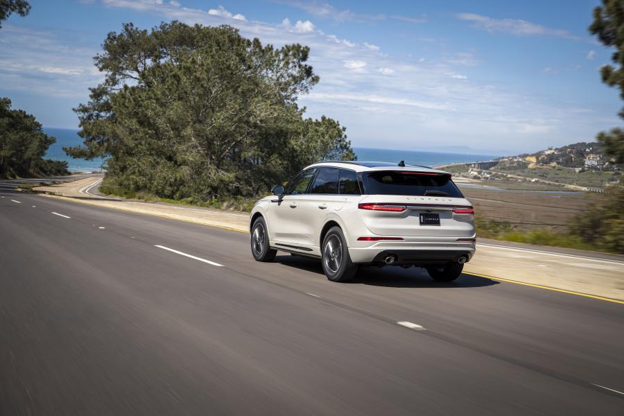  Lincoln Corsair Grand Touring 2020 года  (фото 13 из 22)
